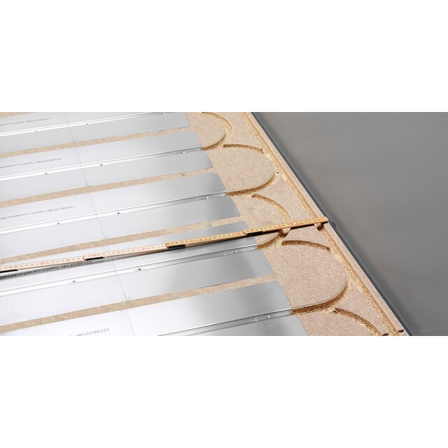 GOLVSPÅN VÄRMEFÖRDELNINGSPLÅT 1150X180X0,45 (4ST/M2)16MM RÖR